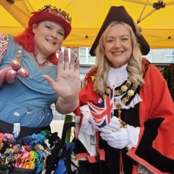 Balloon twisting for the Mayor in Richmond, London